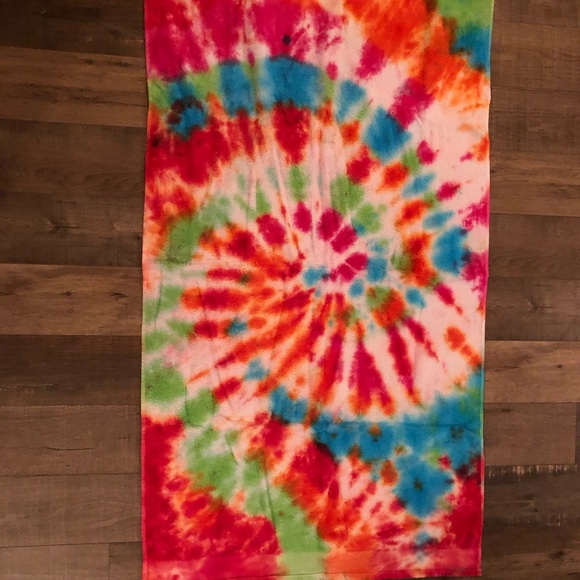 Handmade tie dye towel - Picture 3 of 4